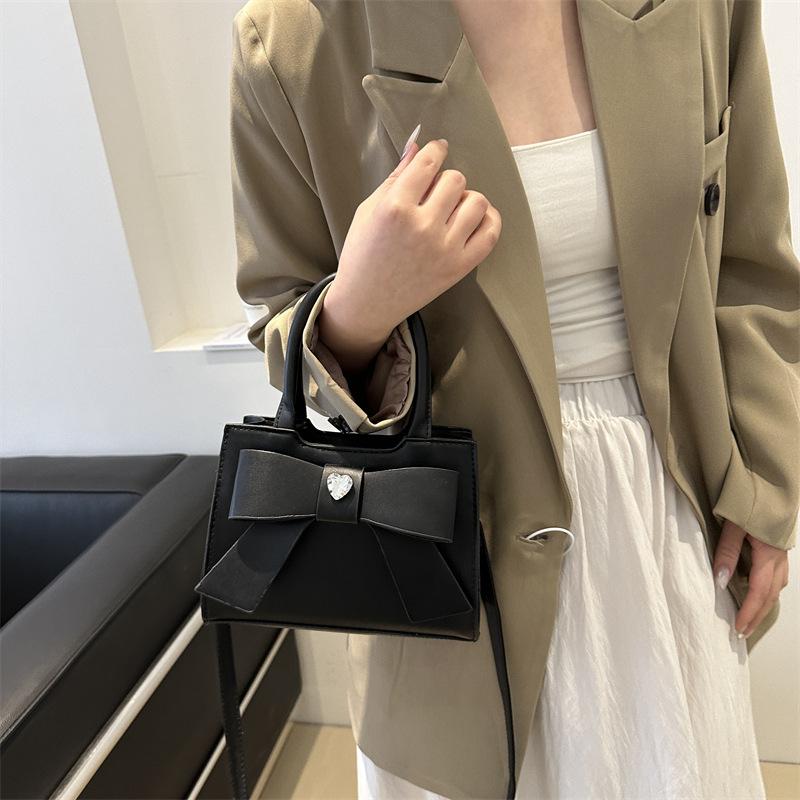 Retro Fashionable Handbag Bag Women's New Spring Texture Niche Crossbody Bag Korean Handbag Bag Women