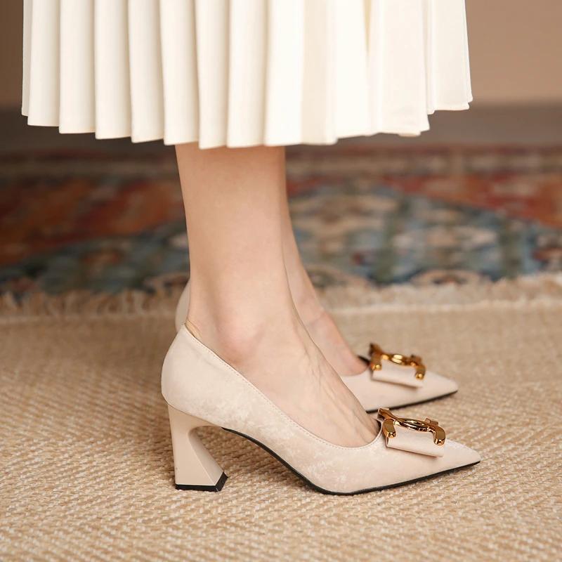 Fashion 2024 French style thick heel shoes for women  Spring and Autumn new versatile pointed black high heels for women