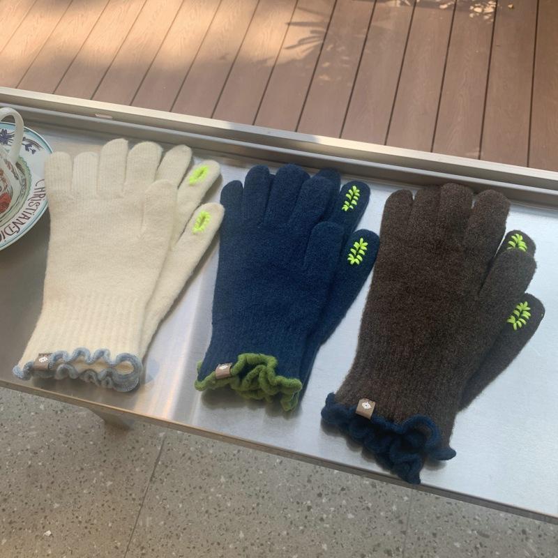 Fashionable Five-finger Glutinous Autumn and Winter Touch Screen Reveals Two Finger Warm Soft Women's Cute Wool Wool