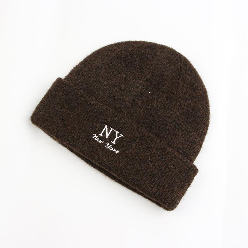 

Осень и зима новая вязаная шапка вышитая шерстяная шапка студенческая мода универсальная зимняя теплая шапка темно-коричневого