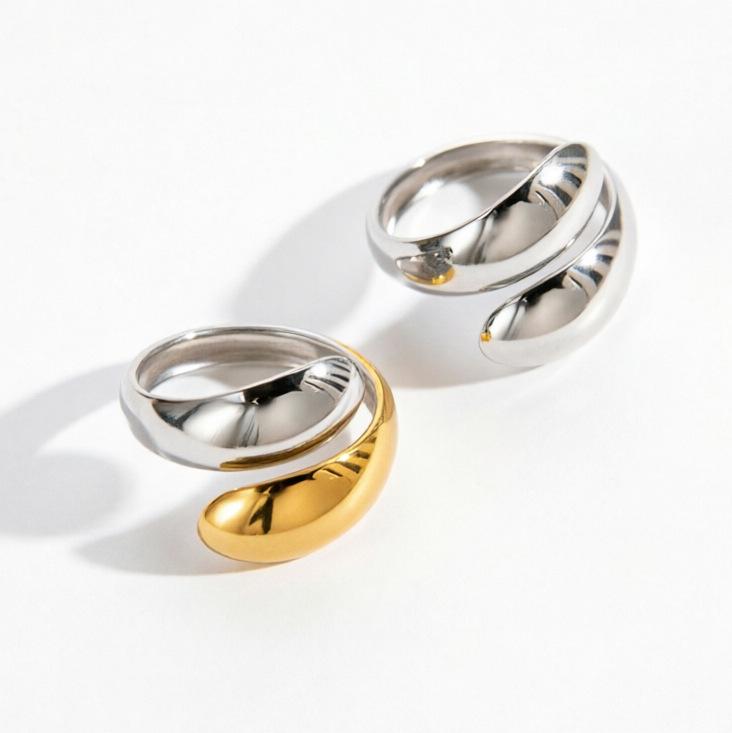 High-End Geometric Titanium Steel Ring: Simple 18K Fashion Jewelry for Women