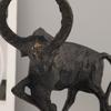 Abstrakte Gusseisen-Ochsen-Bauer-Skulptur Ornament, Minimalistisches Schwarzes Metall-Bullen-Tier-Modell Statue, Wohnzimmerdekoration