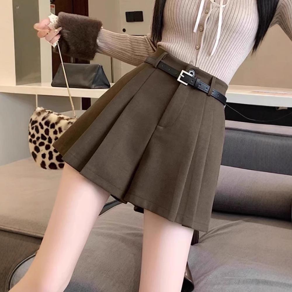 

Women s Khaki Wool Pleated Shorts, High Waist, A-line, Loose Fit, Autumn/Winter 2025 Collection 4XL