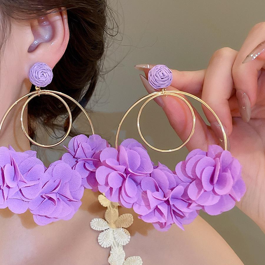 Silberne Nadel Strass Blume Quaste Brautohrringe, Vielseitige Ohrstecker für Damenmode.