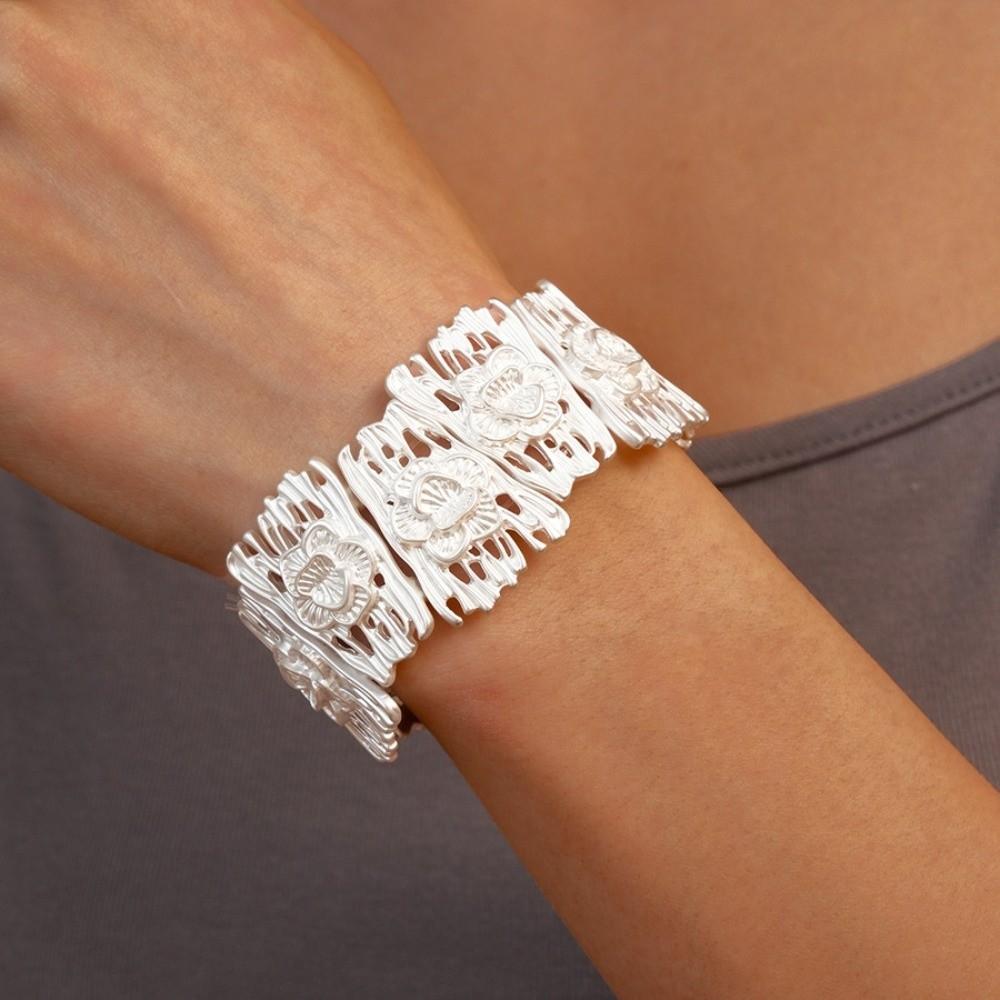 Hollow Metal Cuff Bangles Flower Chunky Bracelet Unique Exaggerated Bracelet  Decoration