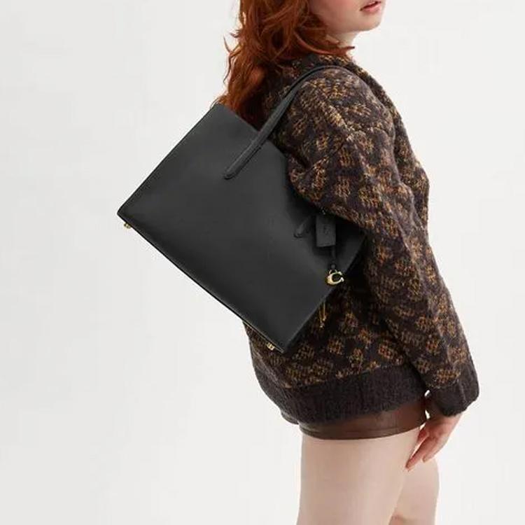 Coach Carter 36 Gold Logo Pendant Central Zipper Compartment Leather Tote Bag Women Tote Black CH805-B4BK