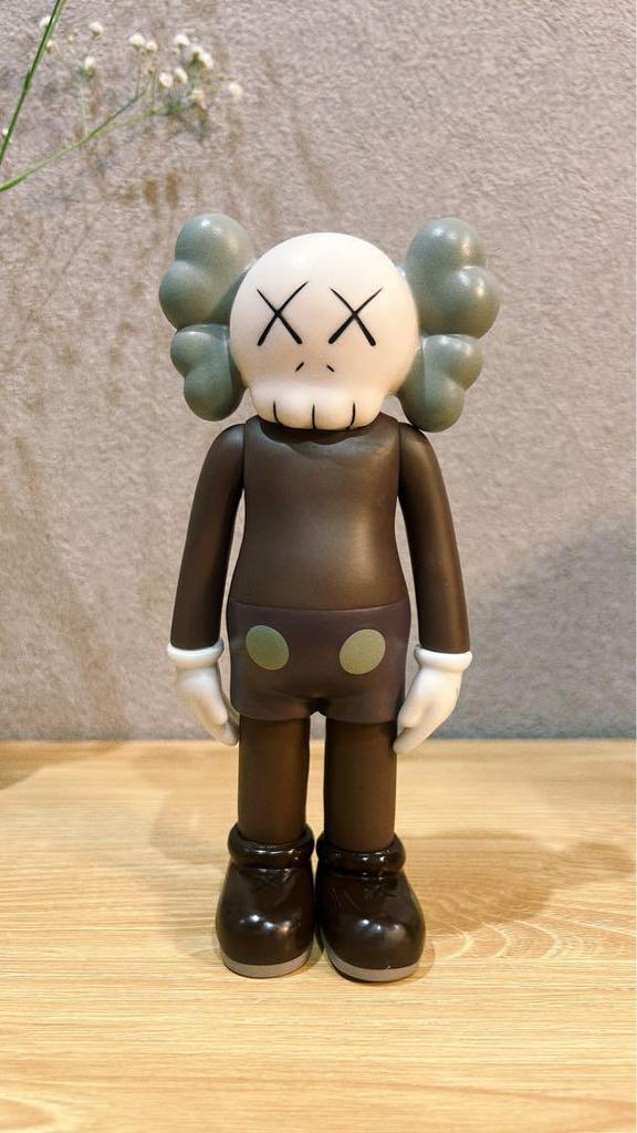 [USED] KAWS 6-piece figure set