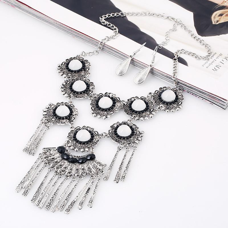 Ethnic Style Simulation Gemstone Decor Women Round Flower Necklace With Tassel For Boho Style Jewelry