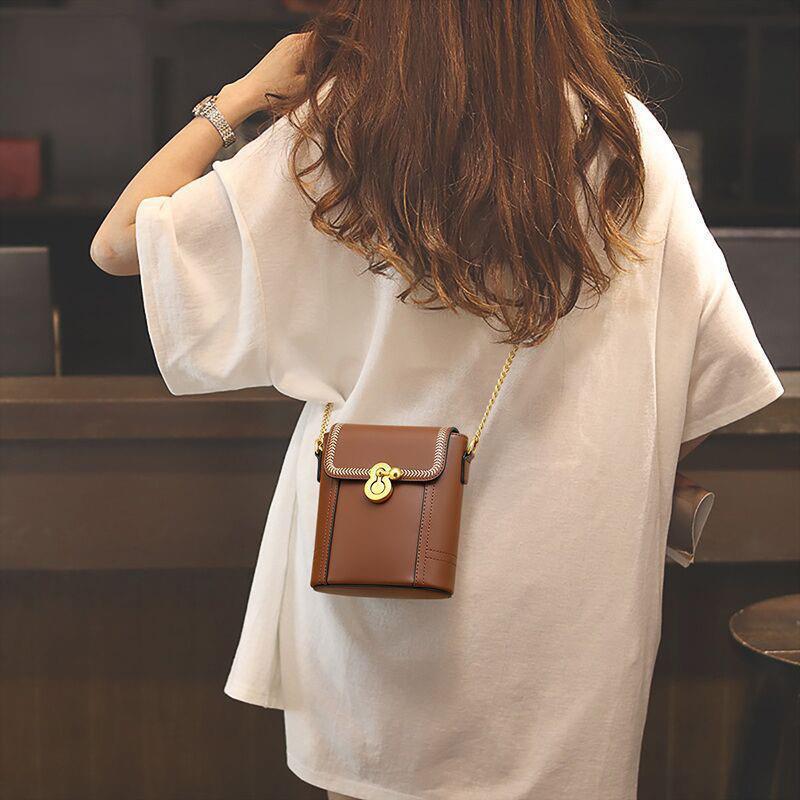 Single-shoulder Light Luxury, Trendy Spring Niche Design, High-end Bucket Crossbody Bag, Women's Leather