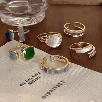 Smaragdring weiblicher kalter Wind Nischendesign High Sense Light Luxury European and American Öffnung verstellbarer Ring Schwanzring Flut