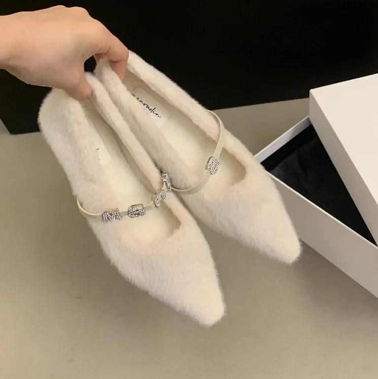 Pointed Plush Shoes for Women Autumn Winter Wearing 2025 New Flat Sole Single Shoes for Women with Plush Womens Boots Zapatos