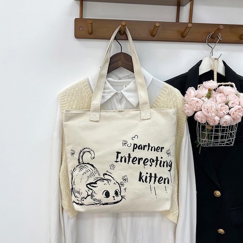 

Мультяшная холщовая сумка студенческая классная холщовая 2025 зима новая повседневная сумка через плечо большой вместимости дорожная сумка