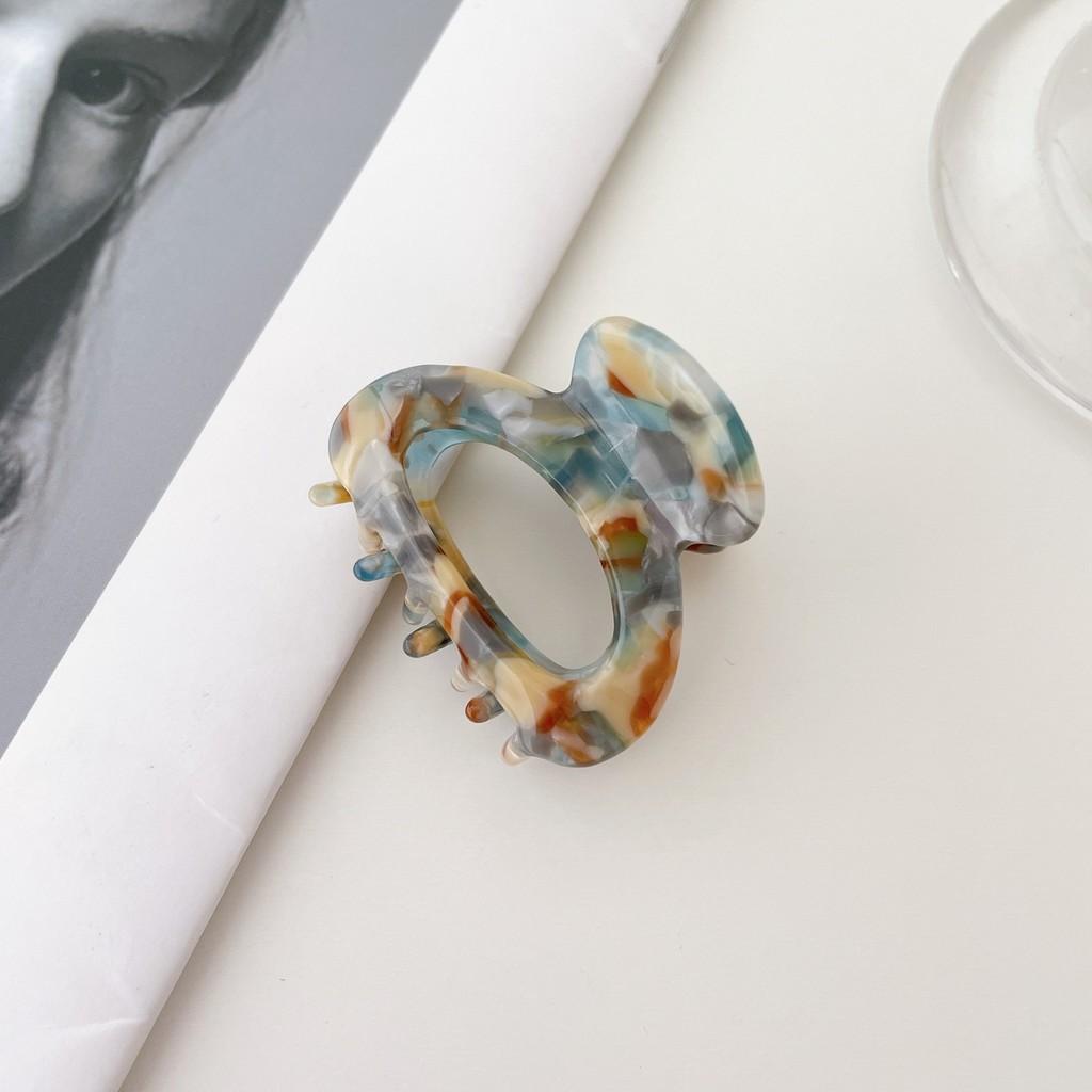 Chic Acetate Hair Grips In Unique Designs Perfect For Casual Styles And Fashionable Looks