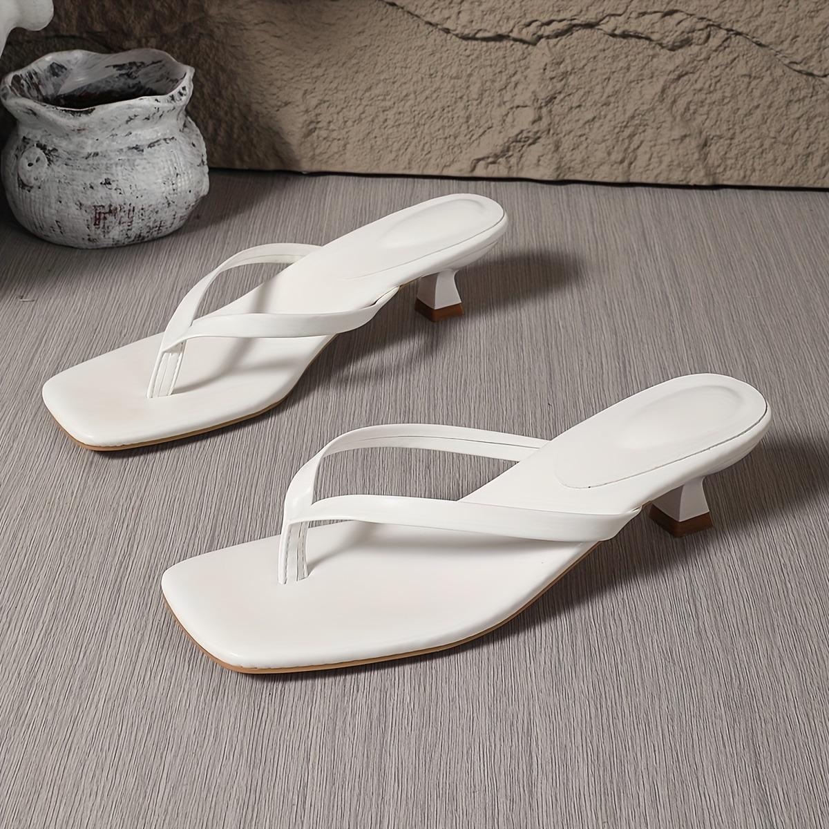 

Пара модных женских тапочек на тонком каблуке с открытым носком 40 белый