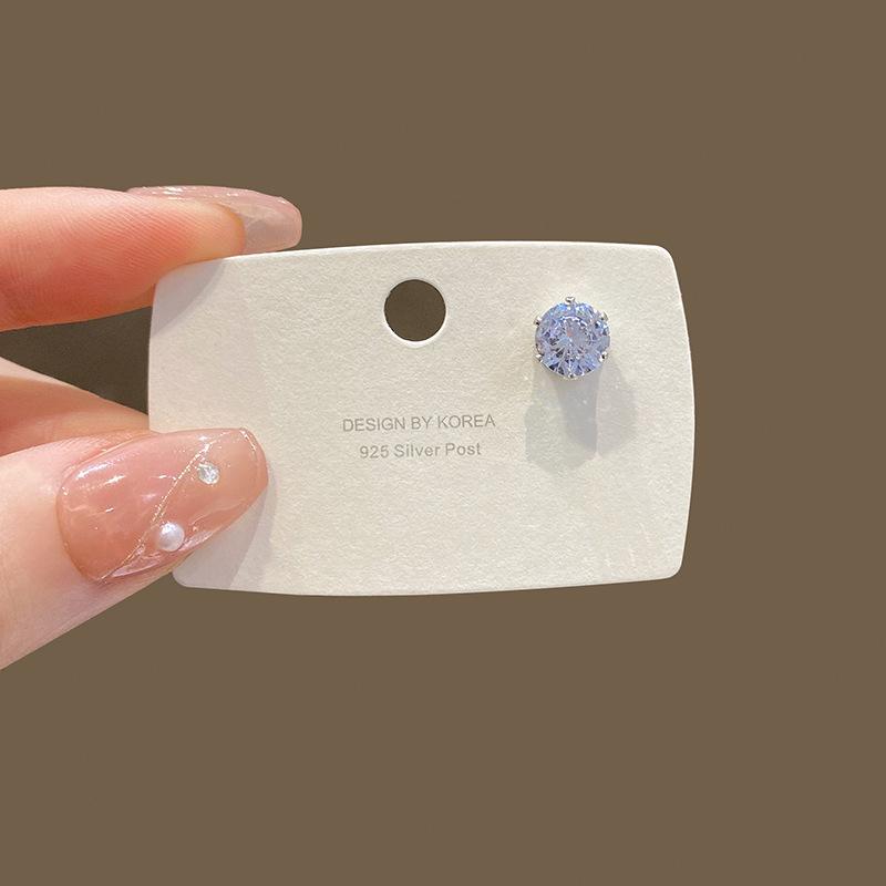 Earless Magnetized Zircon Ear Canal Stud for The Niche Iron-finding Woman