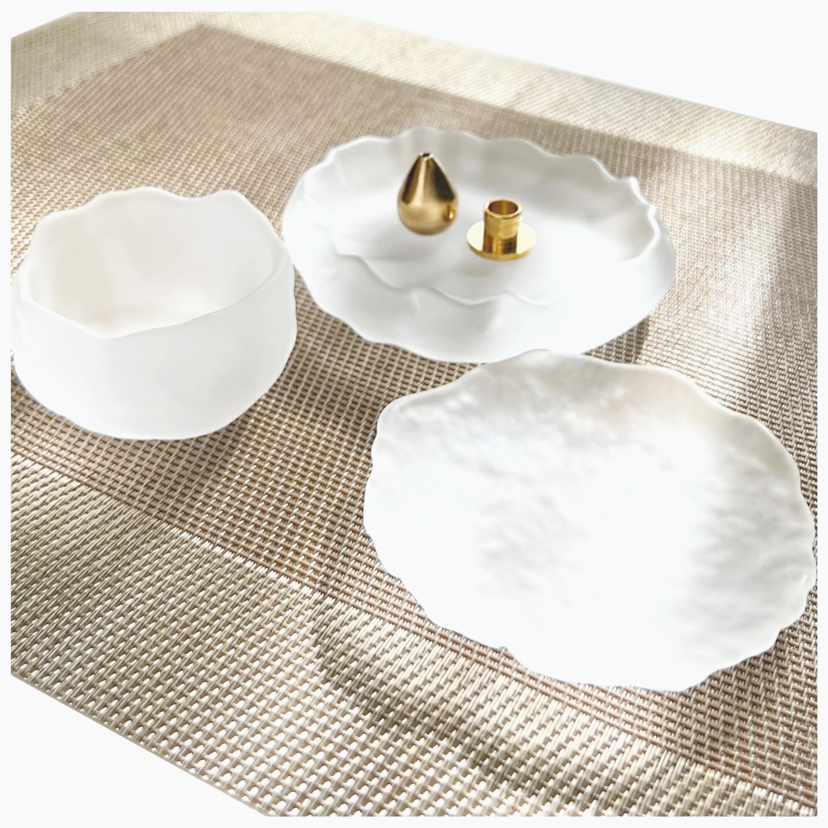 

3world Buddhist Altar Set, SW2252, Modern Buddhist Altar, Pet Altar, Incense Burner, and Offerings, 3 Glass Buddhist Vessels, Incense Holder, and