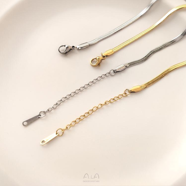 

Минималистичный набор из ожерелья и браслета из титановой стали с покрытием из 18-каратного золота