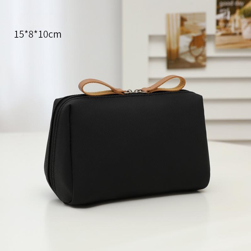 

Новый корейский стиль Красный конверт Женская повседневная Большая вместимость Водонепроницаемая ПУ кожа Сумка для хранения пленки Дорожная сумка для макияжа Нишевая портативная маленькая сумка