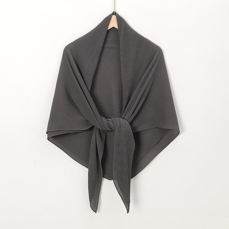 New solid color pearl chiffon wrinkled large square scarf fashionable Malaysia Indonesia solid color wrinkled headscarf scarf