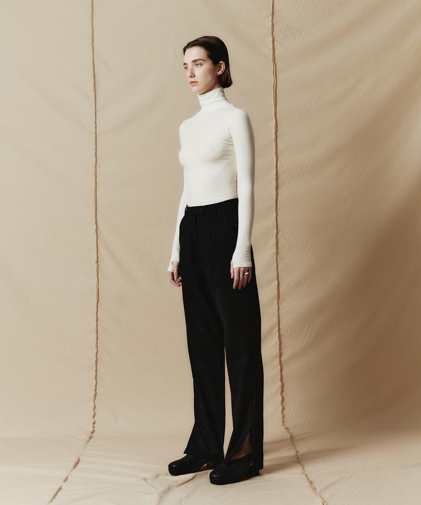 Naiteupeullou Tencel Wool Turtleneck Sweater (Ivory)