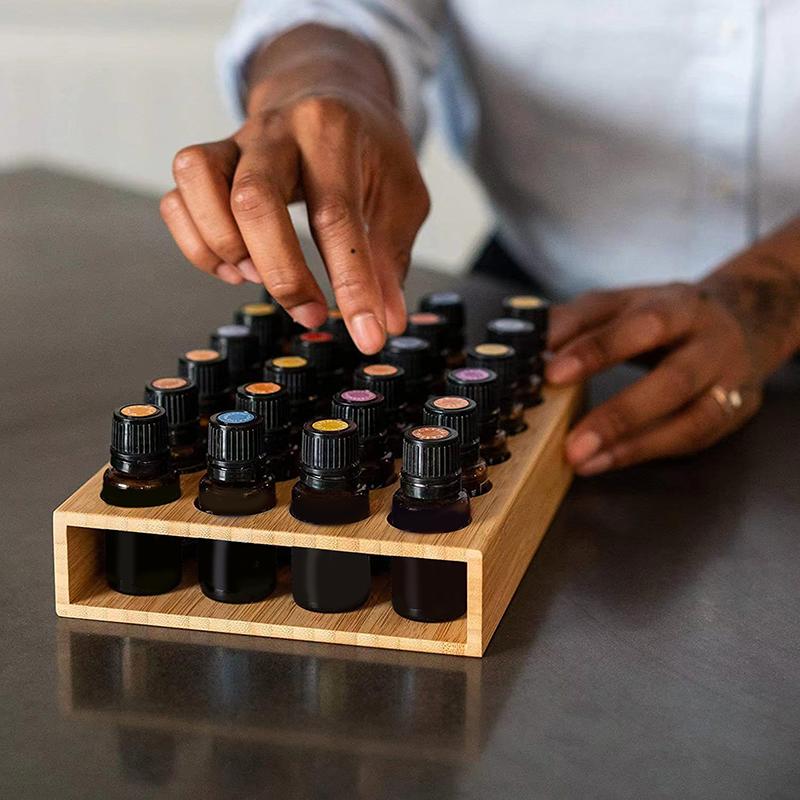 Einfacher 24-Loch Holz Ölflaschenständer Tischaufsteller 15ml Aromatherapie Ölflasche Aufbewahrungsregal Parfümhalter