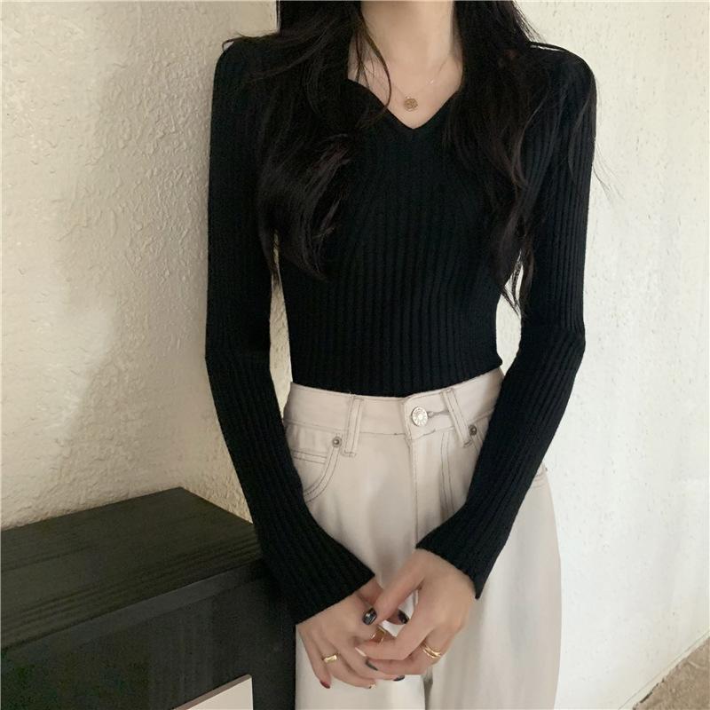 Temperament Knit Shirt Female Autumn Student Top New Design Sense of Niche Short Slim-fit V-neck Base Shirt