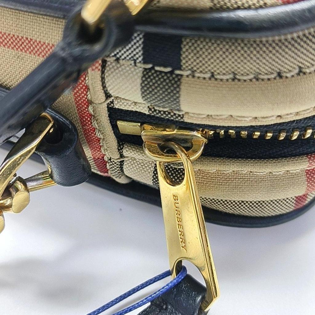 [Pre-Owned] Check Adjustable Shoulder Strap Zipper Cotton Blend Calfskin Camera Bag - Good #FPF9XY