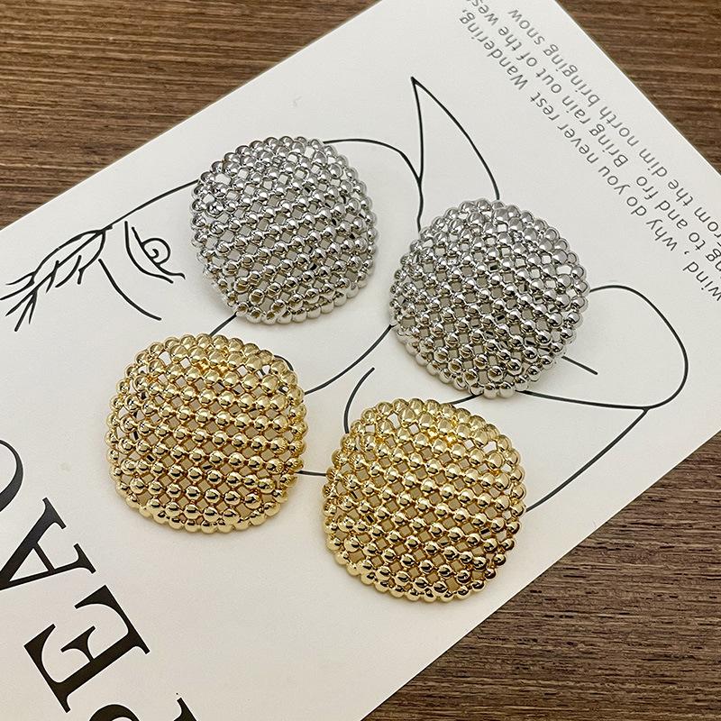 Doudou's Same Style Zhang Yue'er Hollow Ball Women's Silver Needle High-end Touch Metal Earrings