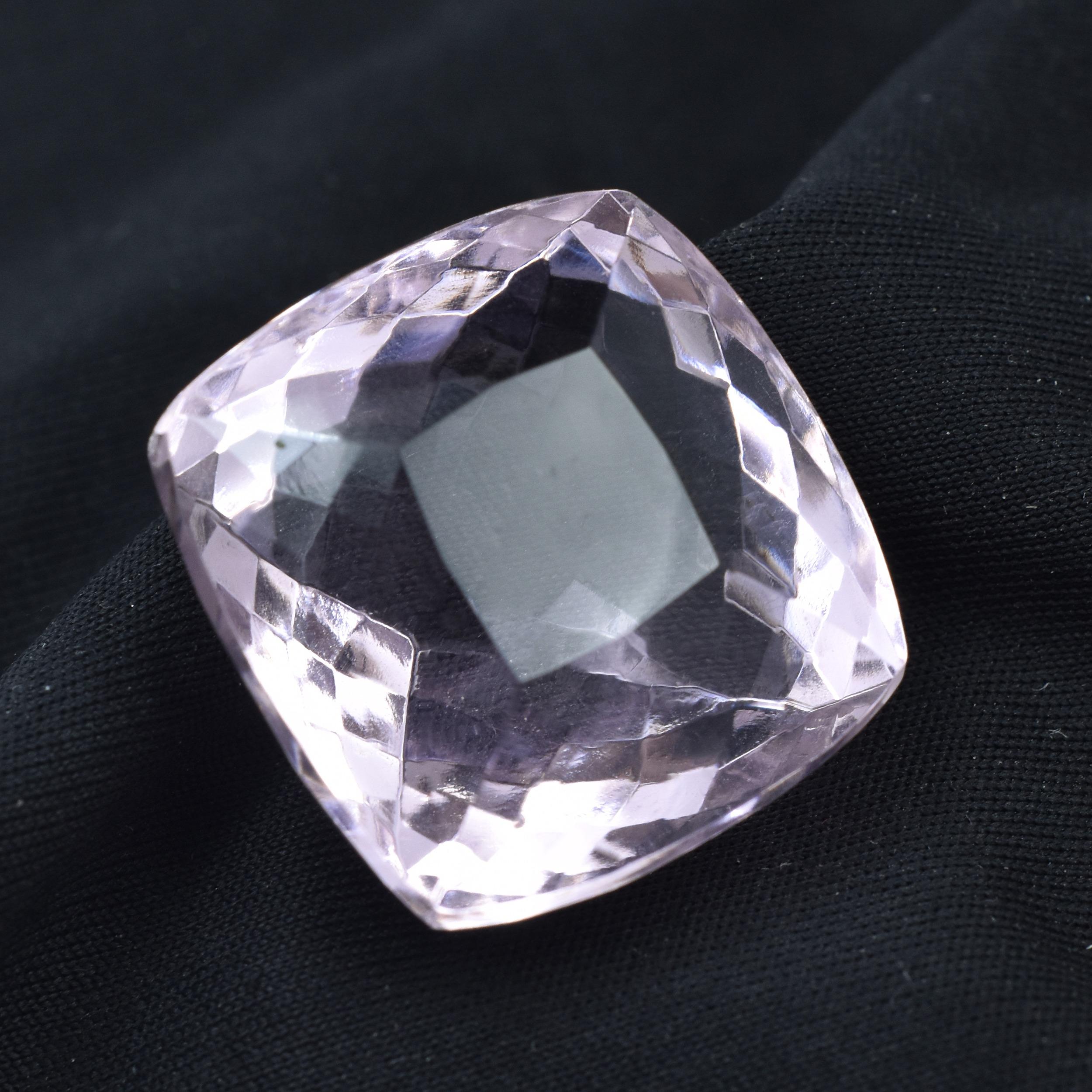 

Рожевий Сапфір Штучно Створений 79.70 карат Квадратний Cushion Cut СЕРТИФІКОВАНИЙ Розсипний Дорогоцінний Камінь 24.8 mm рожевий