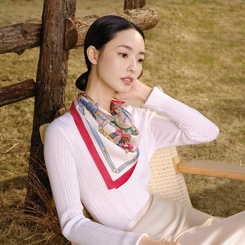 

Шелковый шарф WENSLI Колесо Времени 63x63cm