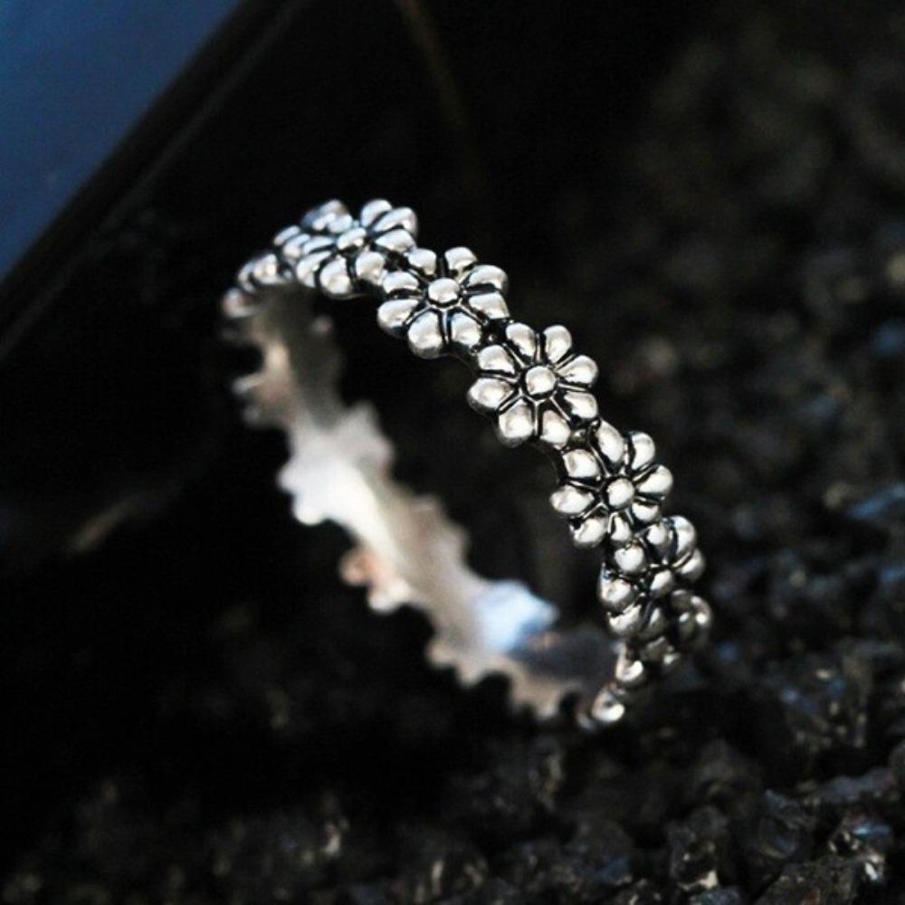 Vintage Black Daisy Ring S925 Silver Plated Flower Tail Ring for Women