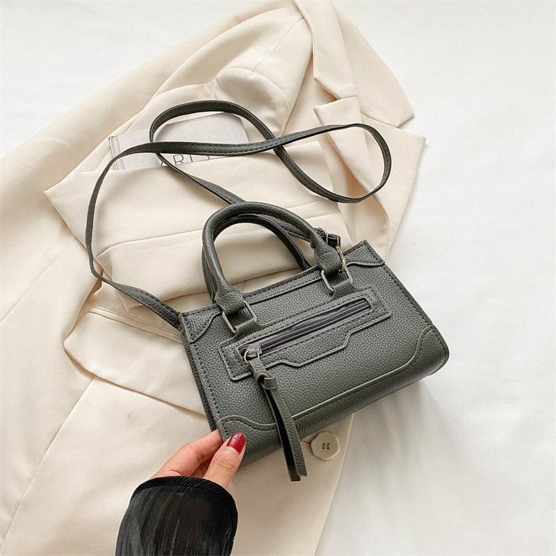 

Fashionable Street Style Pu Handheld Tote Bag For Everyday Casual Wear In Black White Khaki And Brown сірий колір