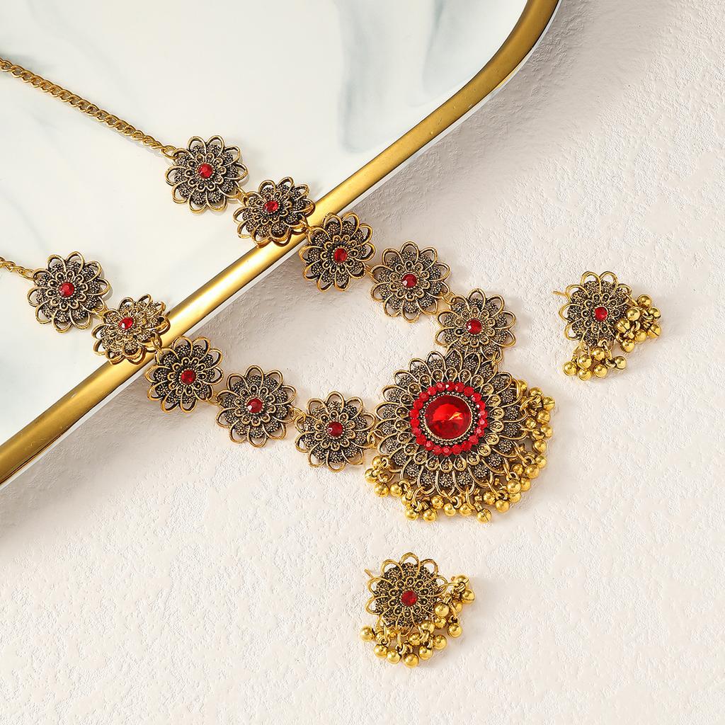 Retro Flower Chain Necklace Set for Women Crystal Tassel Earrings Necklace Bohemian Jewelry Accessories