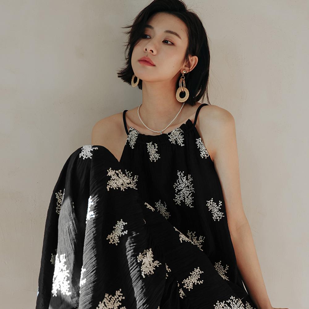 Laengsseon Ls_Floral Halterneck Slip Dress