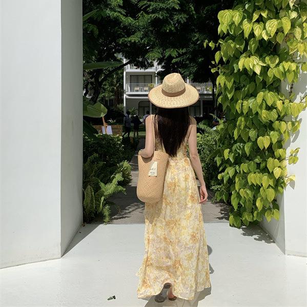 Gelbes florales Cutout-Taillen-Spaghettiträger-langes Strand-Schwingkleid