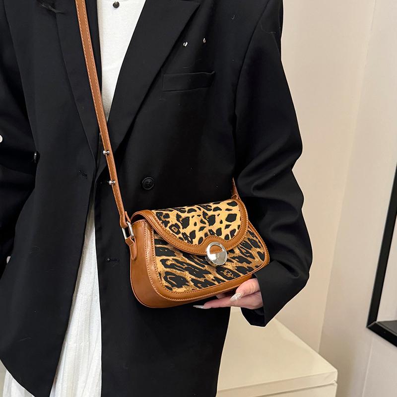 Small Crossbody Bag For Women 2026 Luxury Brand Underarm Shoulder Handbag And Purse Vintage Leopard Printing Envelope Bag Lady