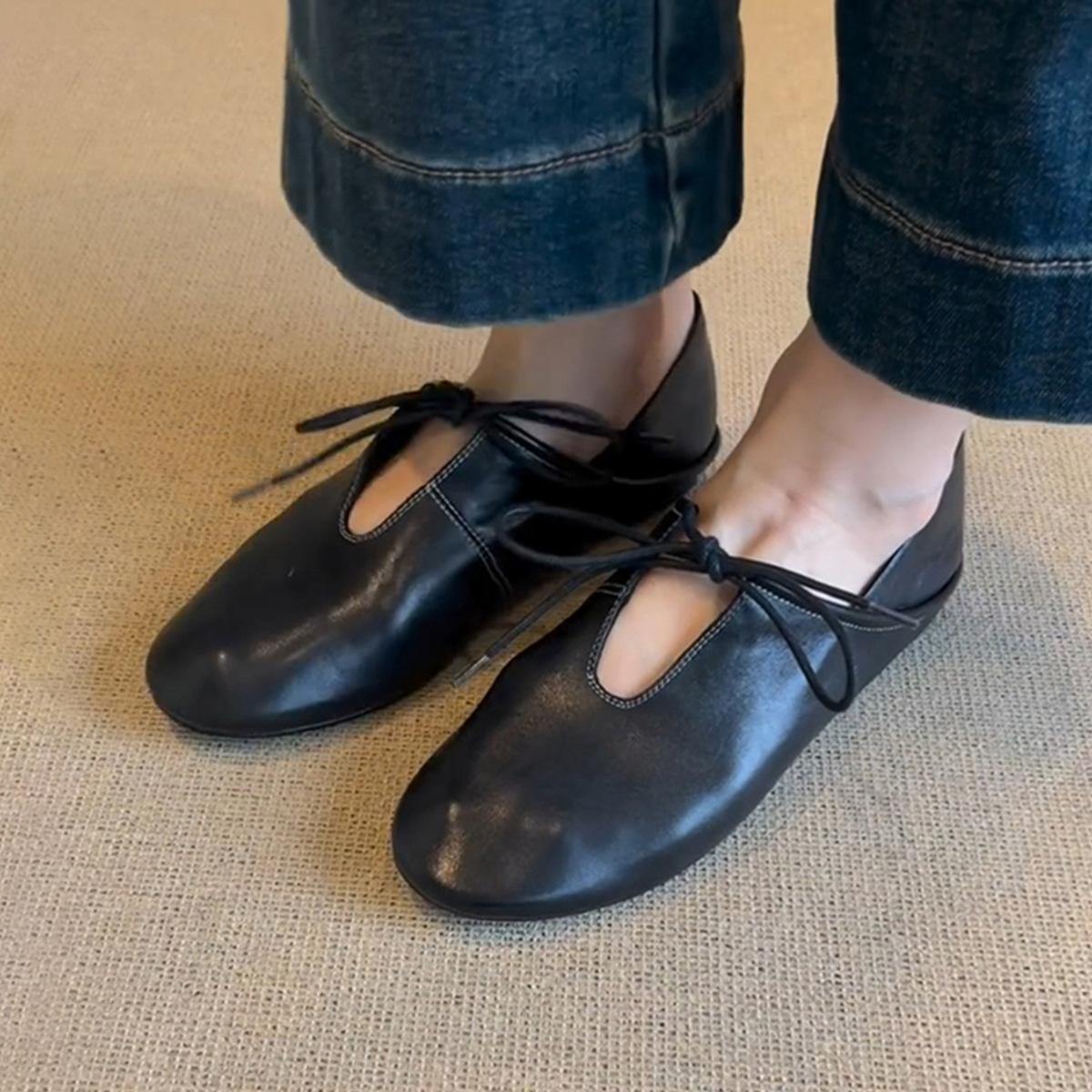 

Yueyu универсальные ретро туфли на плоской подошве из мягкой кожи, два способа носки, маленькие кожаные туфли женские, ранняя весна, новые, на шнуровке, с полым круглым носком, син 40 чёрный