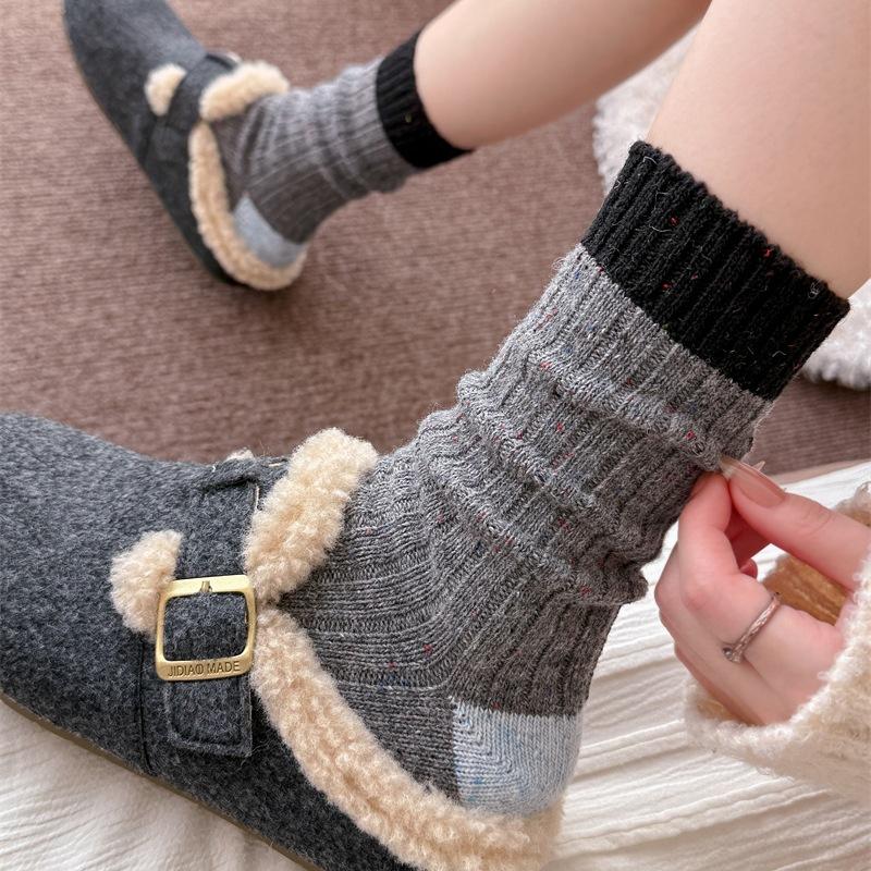 Women's Autumn and Winter Fashion New Idea Yarn Wool Tube Pile Socks