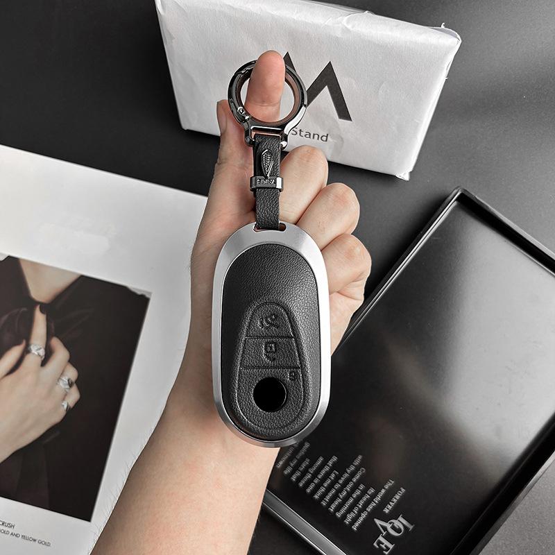 Metal Leather Car Remote Key Cover Case Holder Shell Chain for Mercedes Benz 2025 New C260L E300L S400L EQE GLC CLE C E S Class