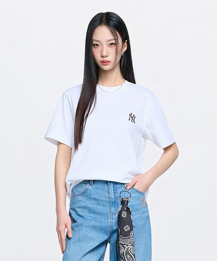 Emelbi Basic Small Logo Semi-Oversized Short Sleeve T-Shirt Ny (White)