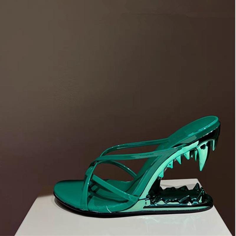 Móda FHC 2024 Nová móda Sexy sandály na vysokém podpatku, Zvláštní žraločí obří zuby Dutý podpatek, Dámské letní boty, Zlaté, Stříbrné, Dropship