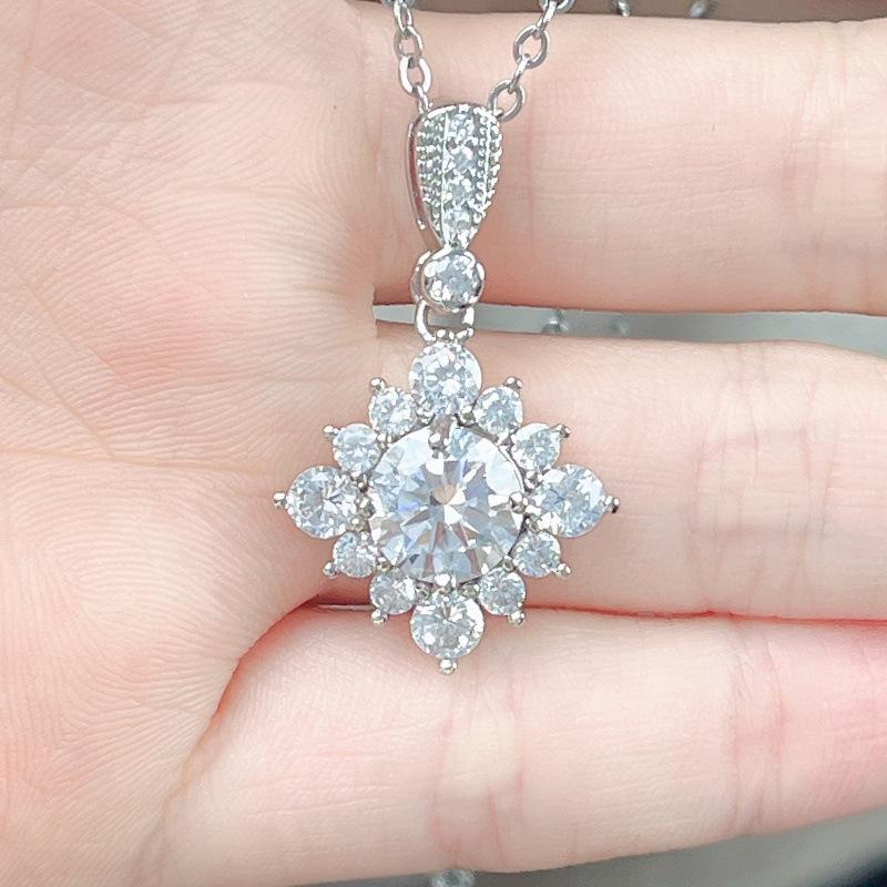 6.5mm Ornate Sunflower Halo Moissanite Pendant Necklace S925 Sterling Silver For Women