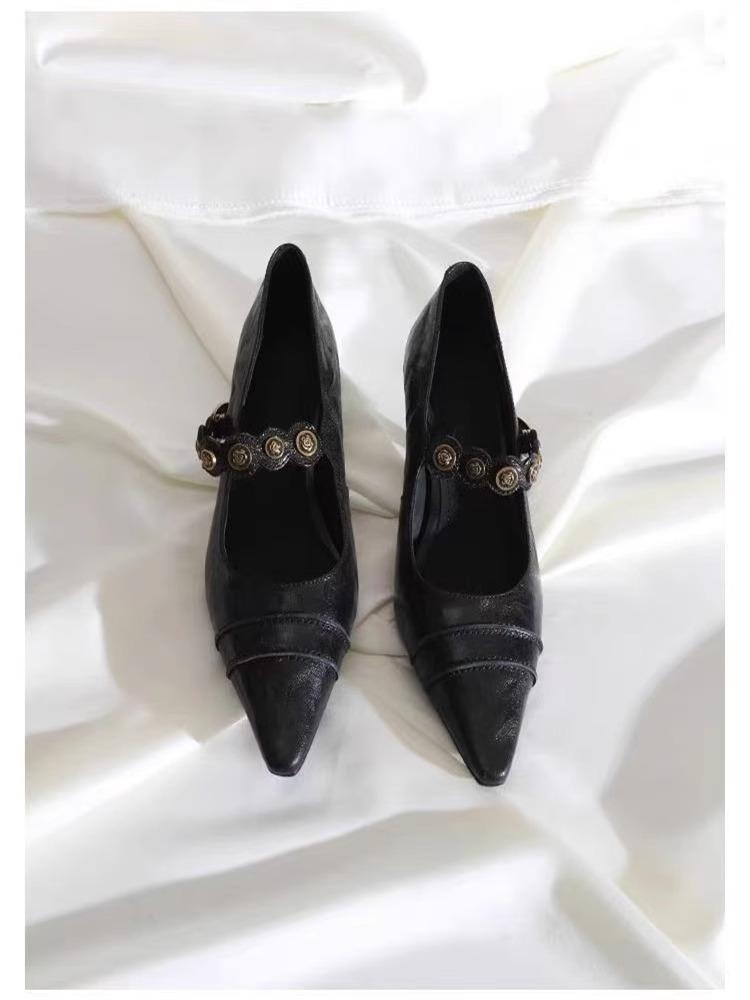 

Cowhide version~ Camellia metal one-word buckle pointed single shoes women s 2025 spring new leather commuter ol high heels 40