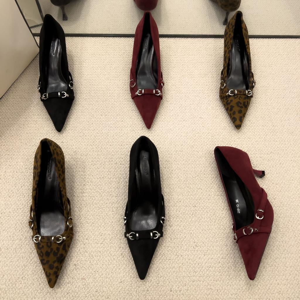 Niche design sense versatile pointed thin heel high heels 2025 sexy metal buckle commuter shallow mouth versatile single shoes