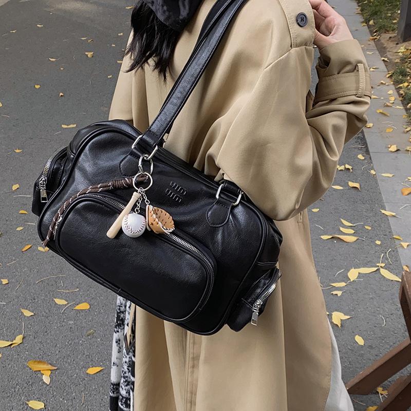 2025 New Retro Style Versatile Mailman Women's Bag Large Capacity Casual Shoulder Handheld Locomotive Bag