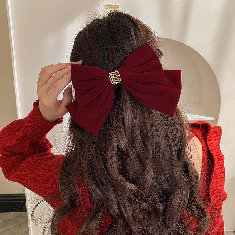 New Butterfly Pearl Tassel Hairpin Women Korean Elegant Metal Chain Side Clip Shark Hairpin Headwear Hair Accessories