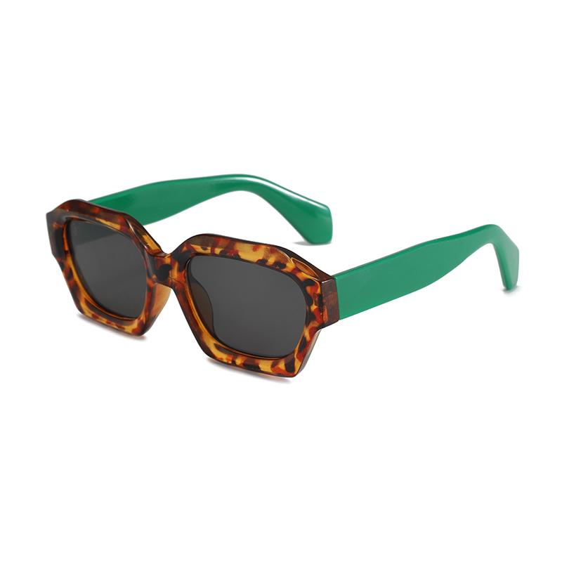 Plain Face Retro Cat Eye Sunglasses For Women UV Resistant High End Street Photography Fashionable Shades 7731
