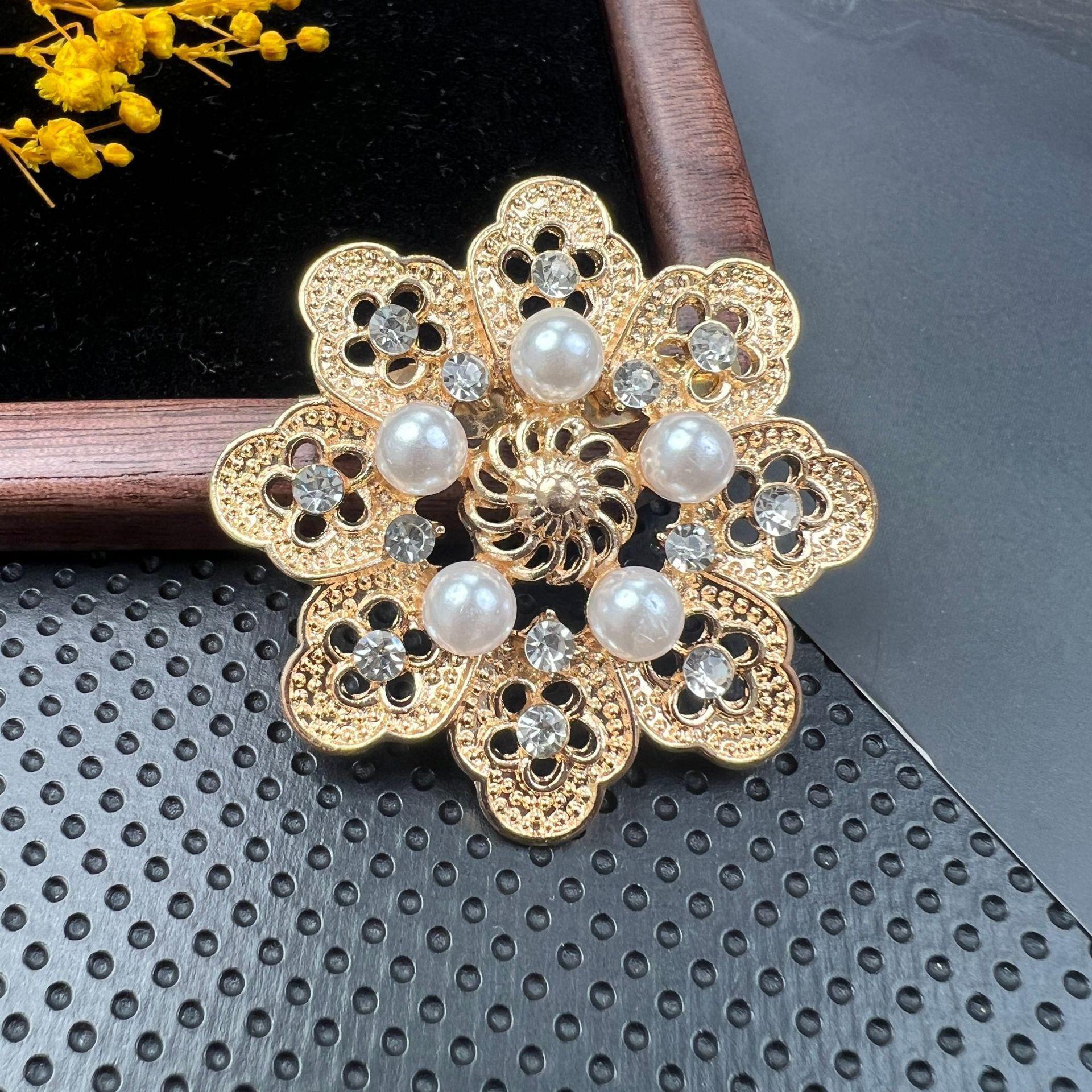 

Ретро-модна шпилька з високоякісною кристалічною діамантовою брошкою - стильний аксесуар для одягу зі сплаву BZ029