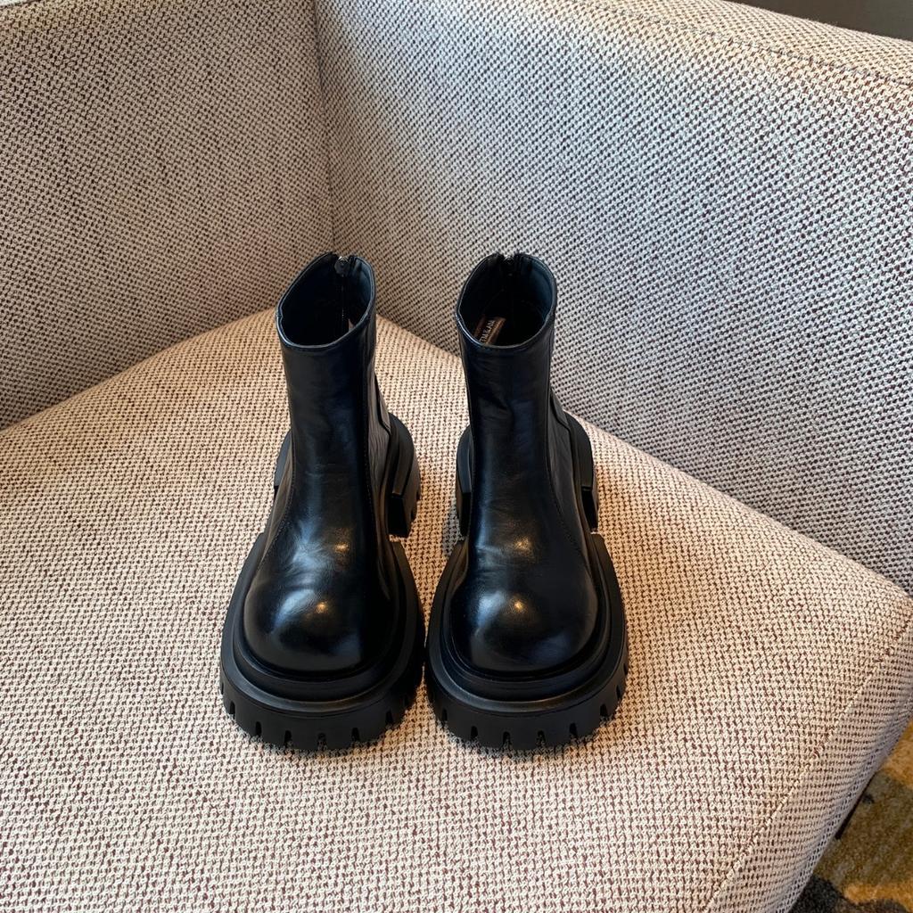 Knock Soft Leather~ Thick-soled Chelsea Boots for Women's Autumn 2025 New Retro Versatile Heightening Big Head Martin Short Boots