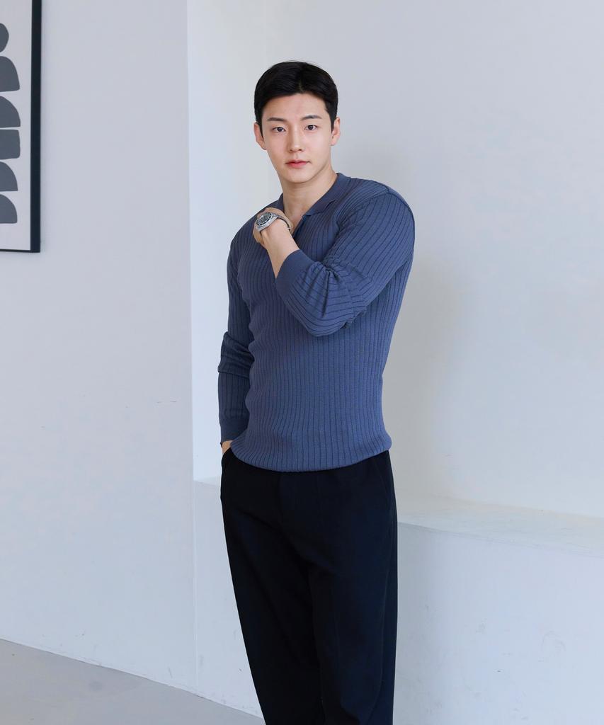 HECKCOOLNAM Muscle Fit Long Sleeve Ribbed Collar Knit For Men That Makes Shoulders Look Broad